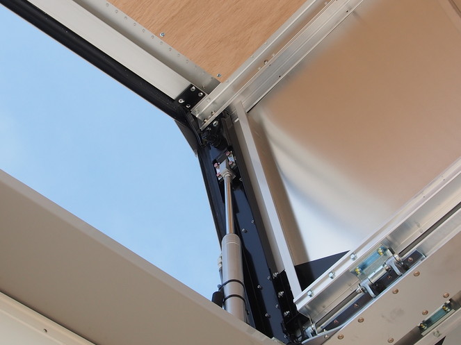 三菱ふそう スーパーグレート ウイング車 大型 QPG-FS64VZ 年式 H28[写真16]