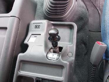 いすゞ フォワード ウイング車 中増t KL-FSD33L4S 年式 H16 [写真25]