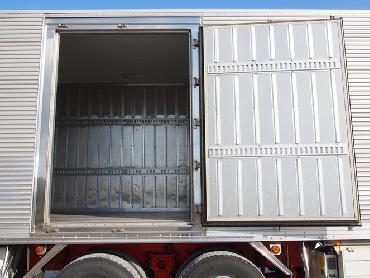 いすゞ ギガ 冷凍バン 大型 KL-CYL51V3 年式 H13 [写真05]