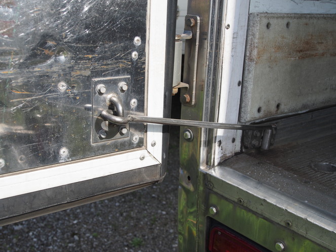 いすゞ フォワード 冷凍バン 中型 PKG-FRR90S2 年式 H21[写真18]