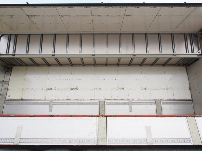 いすゞ ギガ ウイング車 大型 PJ-CYJ52W6 年式 H18[写真16]