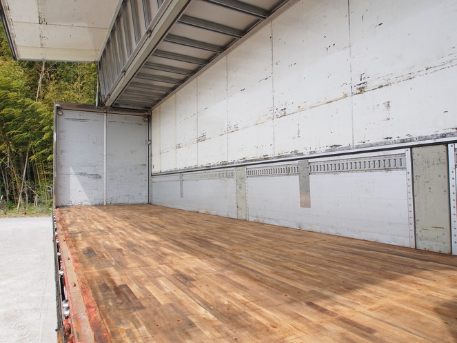 いすゞ ギガ ウイング車 大型 PJ-CYJ52W6 年式 H18[写真19]