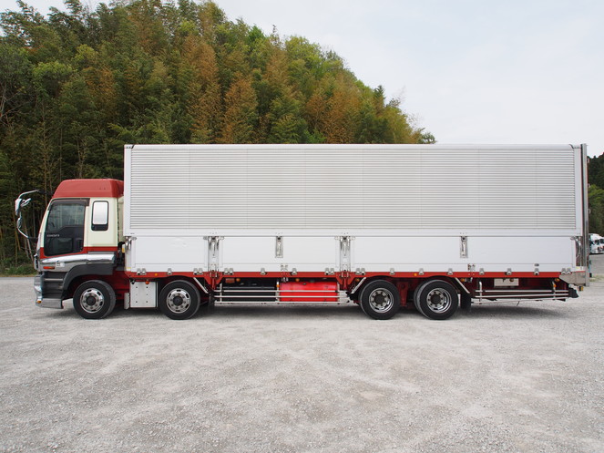 いすゞ ギガ ウイング車 大型 PJ-CYJ52W6 年式 H18[写真11]