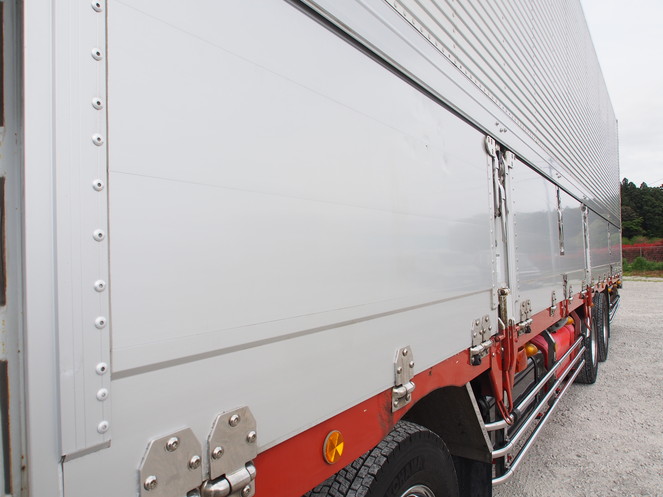 いすゞ ギガ ウイング車 大型 PJ-CYJ52W6 年式 H18[写真14]