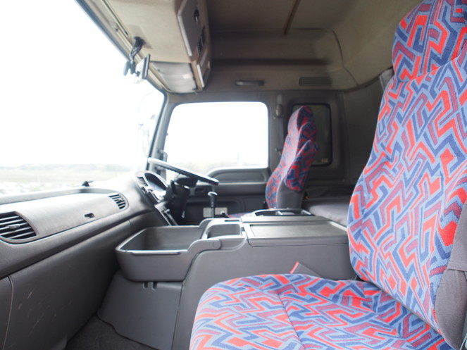 いすゞ ギガ ウイング車 大型 PJ-CYJ52W6 年式 H18[写真27]