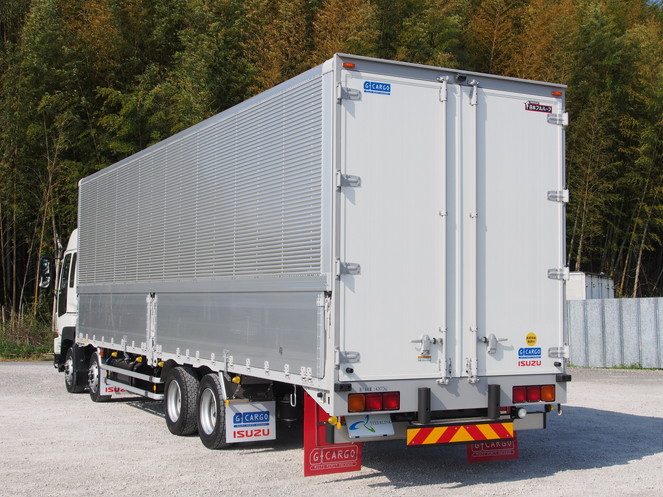 いすゞ ギガ ウイング車 大型 QKG-CYJ77A 年式 H27[写真04]