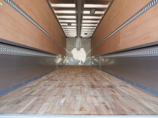 いすゞ ギガ ウイング車 大型 QKG-CYJ77A 年式 H27[写真22]