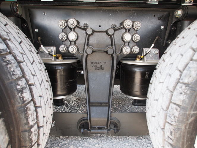 いすゞ ギガ ウイング車 大型 QKG-CYJ77A 年式 H27[写真36]