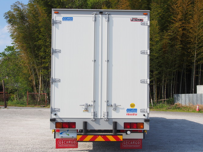 いすゞ ギガ ウイング車 大型 QKG-CYJ77A 年式 H27[写真05]