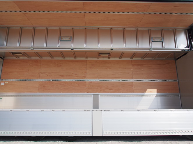 いすゞ ギガ ウイング車 大型 QKG-CYJ77A 年式 H27[写真13]