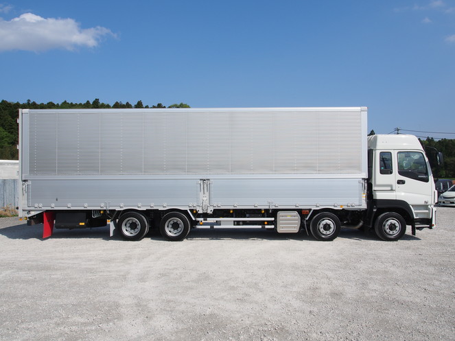 いすゞ ギガ ウイング車 大型 QKG-CYJ77A 年式 H27[写真11]