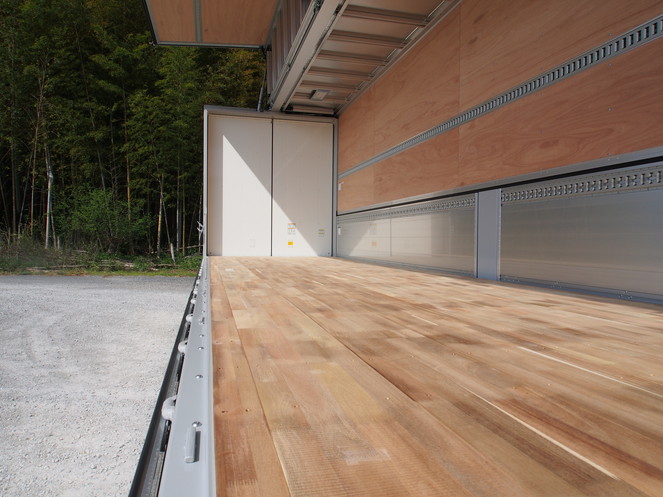 いすゞ ギガ ウイング車 大型 QKG-CYJ77A 年式 H27[写真21]