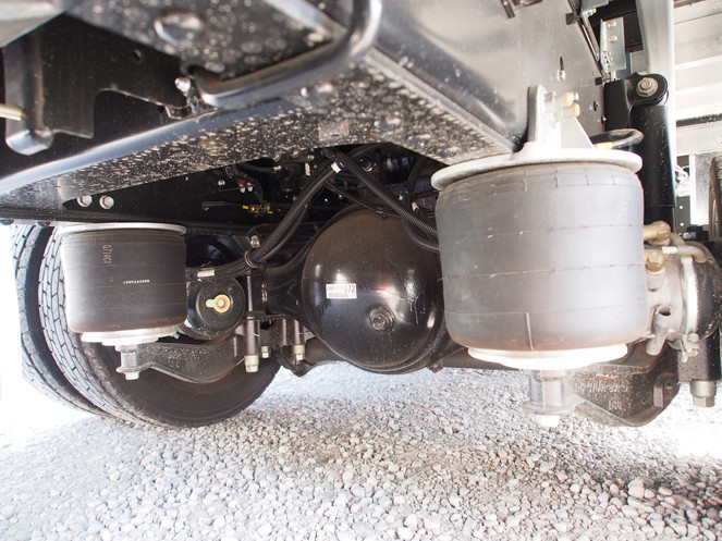 いすゞ ギガ ウイング車 大型 QKG-CYJ77A 年式 H27[写真37]