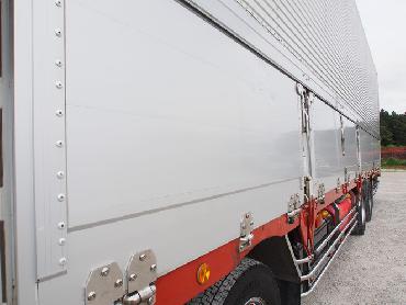 いすゞ ギガ ウイング車 大型 PJ-CYJ52W6 年式 H18 [写真14]