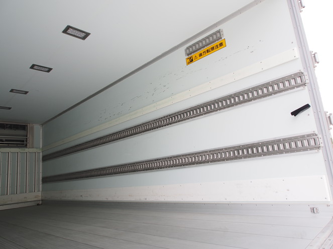 いすゞ フォワード 冷凍バン 中型 TKG-FRR90S2 年式 H26[写真20]