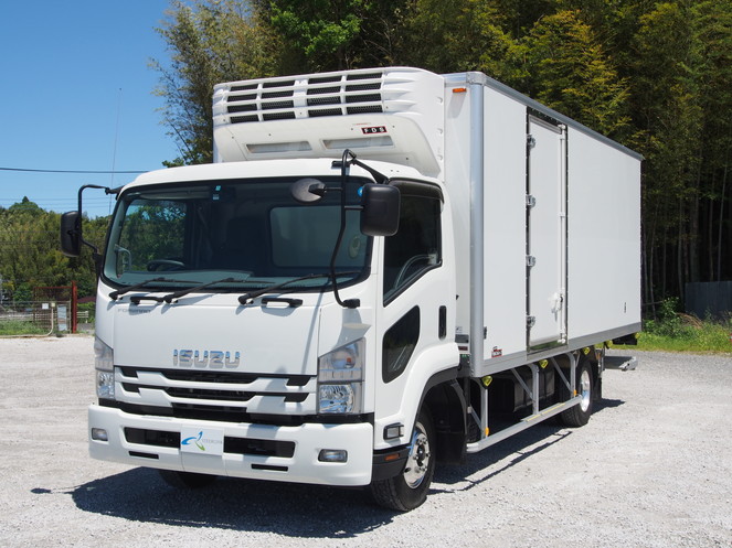 いすゞ フォワード 冷凍バン 中型 TKG-FRR90S2 年式 H26[写真03]