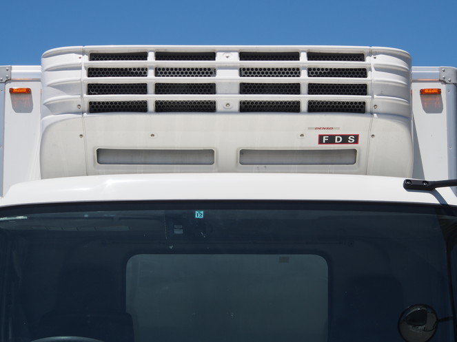 いすゞ フォワード 冷凍バン 中型 TKG-FRR90S2 年式 H26[写真04]