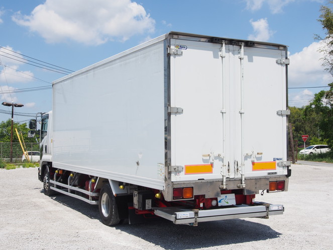 いすゞ フォワード 冷凍バン 中型 PKG-FRR90S2 年式 H21[写真06]