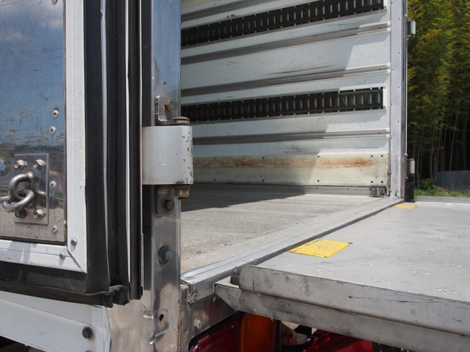 いすゞ フォワード 冷凍バン 中型 PKG-FRR90S2 年式 H21[写真11]