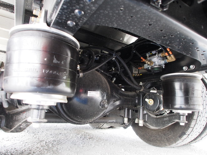 いすゞ ギガ ウイング車 大型 QKG-CYJ77A 年式 H27[写真38]