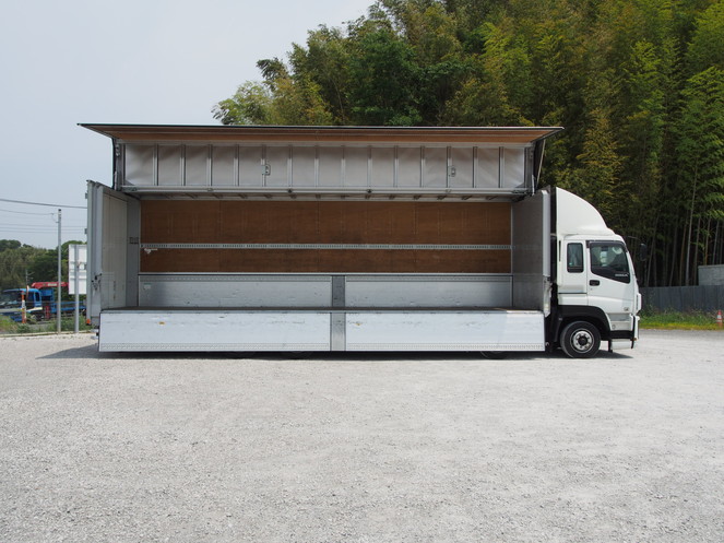 いすゞ ギガ ウイング車 大型 LKG-CYJ77A 年式 H23[写真09]