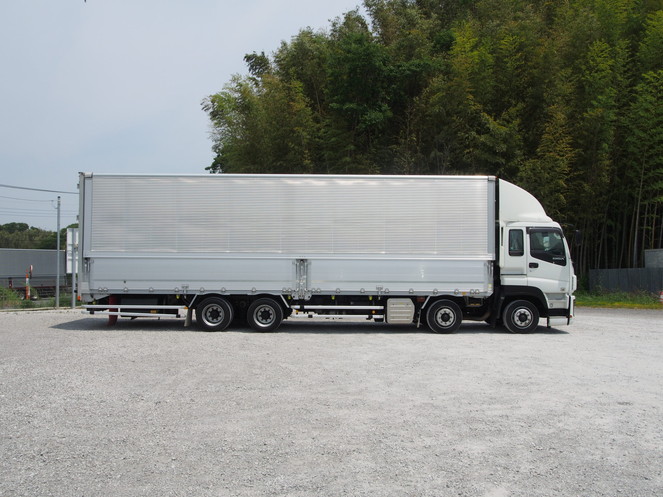 いすゞ ギガ ウイング車 大型 LKG-CYJ77A 年式 H23[写真08]