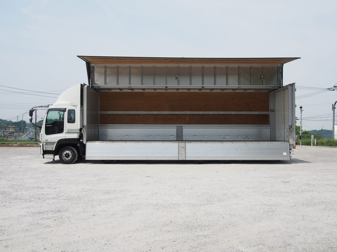 いすゞ ギガ ウイング車 大型 LKG-CYJ77A 年式 H23[写真11]