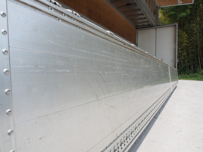 いすゞ ギガ ウイング車 大型 LKG-CYJ77A 年式 H23[写真14]