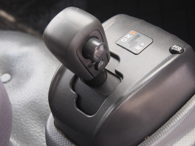 マツダ タイタン ウイング車 小型 BDG-LMR85N 年式 H20[写真25]