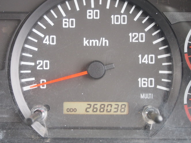 いすゞ フォワード 冷凍バン 中型 PKG-FRR90S2 年式 H22[写真24]