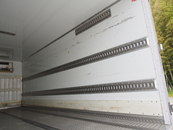 いすゞ フォワード 冷凍バン 中型 PKG-FRR90S2 年式 H22[写真17]