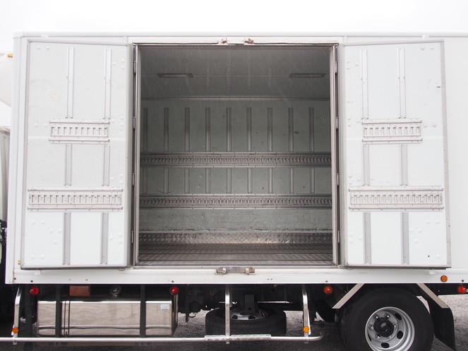 三菱ふそう ファイター 冷凍バン 中型 PA-FK64F 年式 H18[写真11]