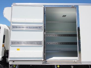 いすゞ フォワード 冷凍バン 中型 TKG-FRR90S2 年式 H26 [写真15]