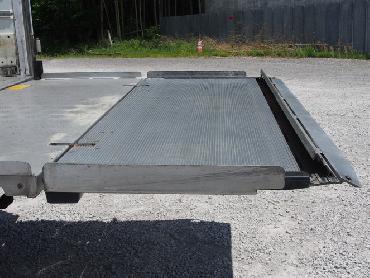 いすゞ フォワード 冷凍バン 中型 PKG-FRR90S2 年式 H21 [写真12]