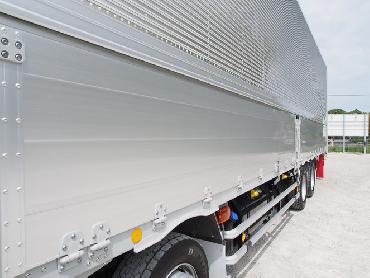 いすゞ ギガ ウイング車 大型 QKG-CYJ77A 年式 H27 [写真16]