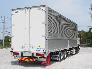 いすゞ ギガ ウイング車 大型 QKG-CYJ77A 年式 H27 [写真07]