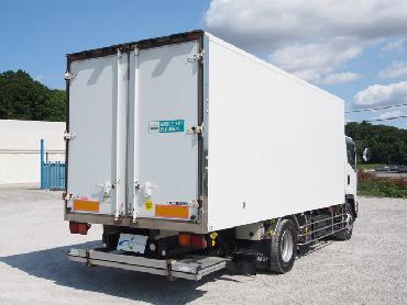 いすゞ フォワード 冷凍バン 中増t PDG-FTR34T2 年式 H20 [写真08]