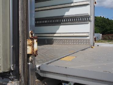 いすゞ フォワード 冷凍バン 中増t PDG-FTR34T2 年式 H20 [写真10]