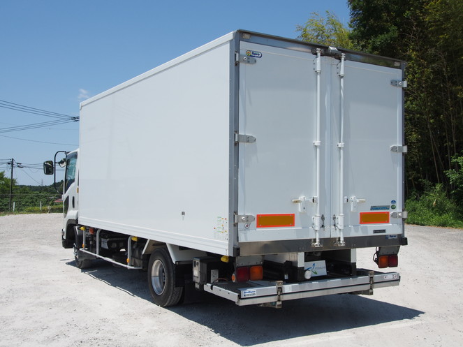 いすゞ フォワード 冷凍バン 中型 PKG-FRR90S2 年式 H22[写真05]