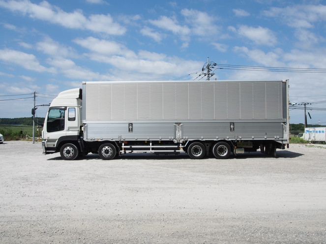 いすゞ ギガ ウイング車 大型 PKG-CYJ77W8 年式 H22[写真11]