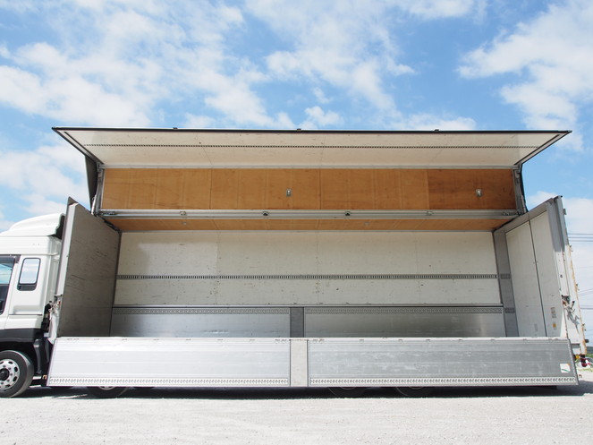 いすゞ ギガ ウイング車 大型 PKG-CYJ77W8 年式 H22[写真13]