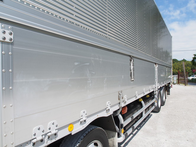 いすゞ ギガ ウイング車 大型 PKG-CYJ77W8 年式 H22[写真16]