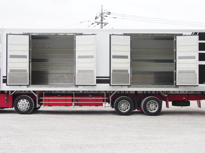 いすゞ ギガ 冷凍バン 大型 PDG-CYJ52W8 年式 H20[写真10]