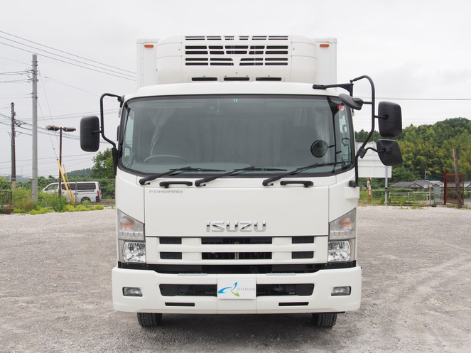 いすゞ フォワード 冷凍バン 中型 TKG-FRR90S2 年式 H26[写真03]