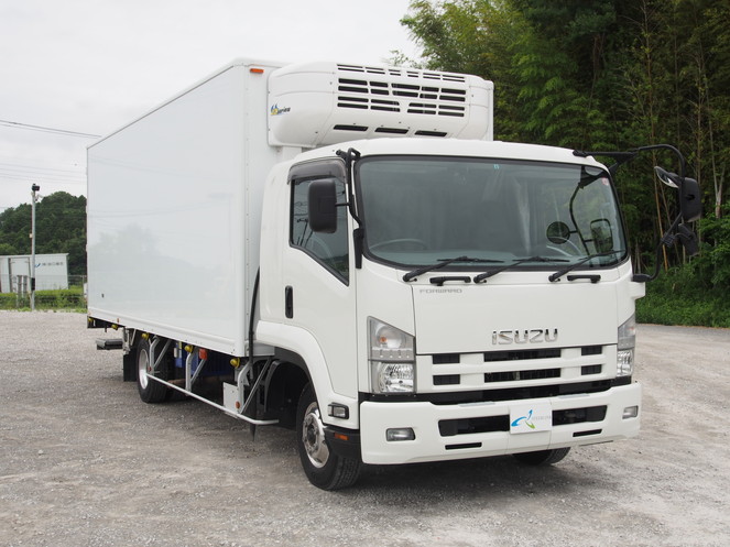 いすゞ フォワード 冷凍バン 中型 TKG-FRR90S2 年式 H26[写真01]