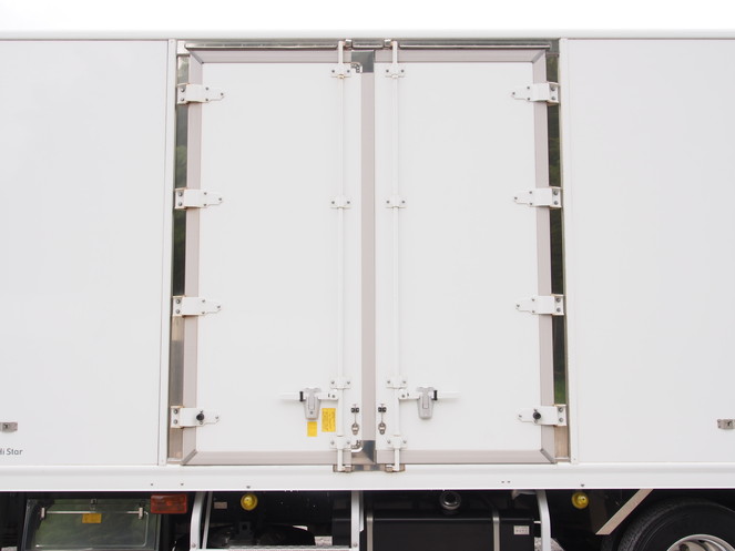 いすゞ フォワード 冷凍バン 中型 TKG-FRR90S2 年式 H26[写真14]