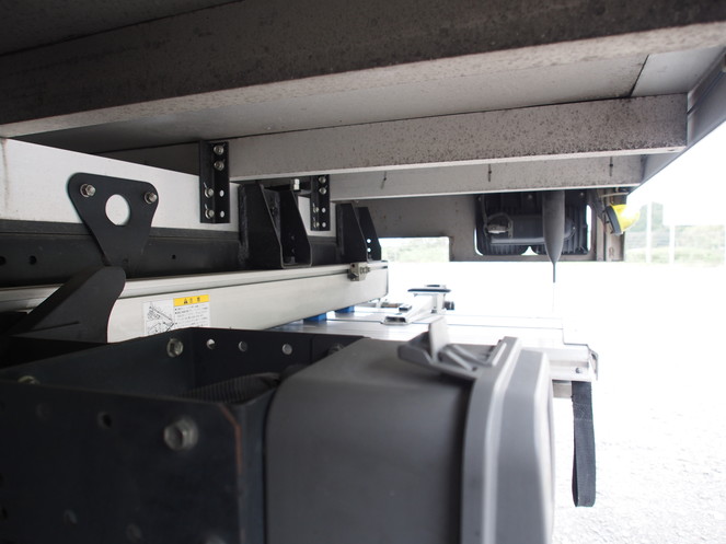 いすゞ フォワード 冷凍バン 中型 TKG-FRR90S2 年式 H26[写真35]