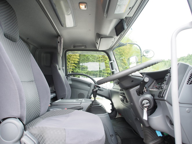 いすゞ フォワード 冷凍バン 中型 TKG-FRR90S2 年式 H26[写真25]