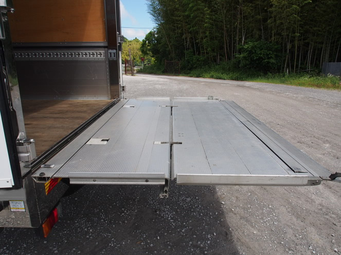 いすゞ フォワード ウイング車 中型 TKG-FRR90T2 年式 H25[写真12]