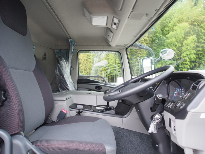 三菱ふそう スーパーグレート 平ボディ 大型 QPG-FS64VZ 年式 H28[写真22]